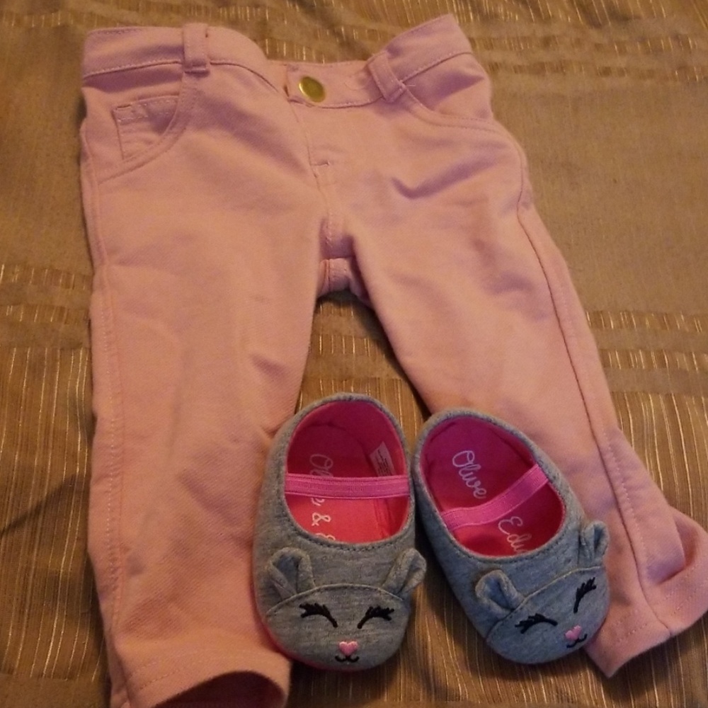 Pink pants and mouse shoes